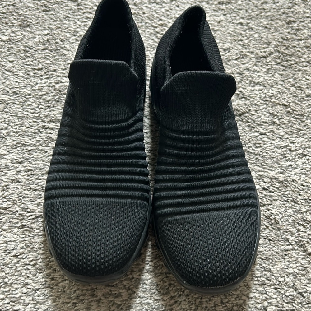 Women’s black sock shoe. Size 8. Excellent condition. Very comfortable.